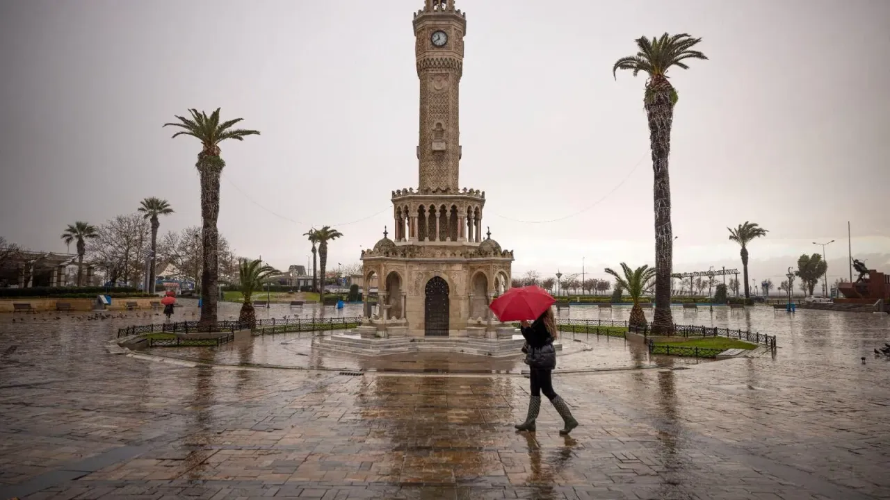 İzmir’in Doğusunda Kuvvetli Sağanak Alarmı: Yarın Hazırlıklı Olun!